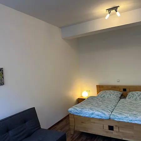 Liv-in Classic * مونشاو